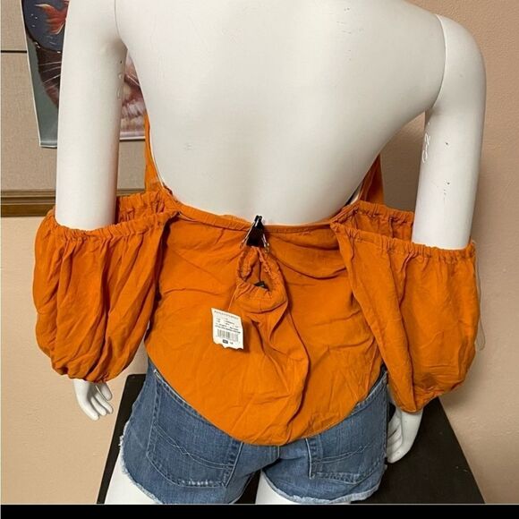 NWT Ashley Stewart orange off shoulder crop top knot detail - Picture 2 of 8